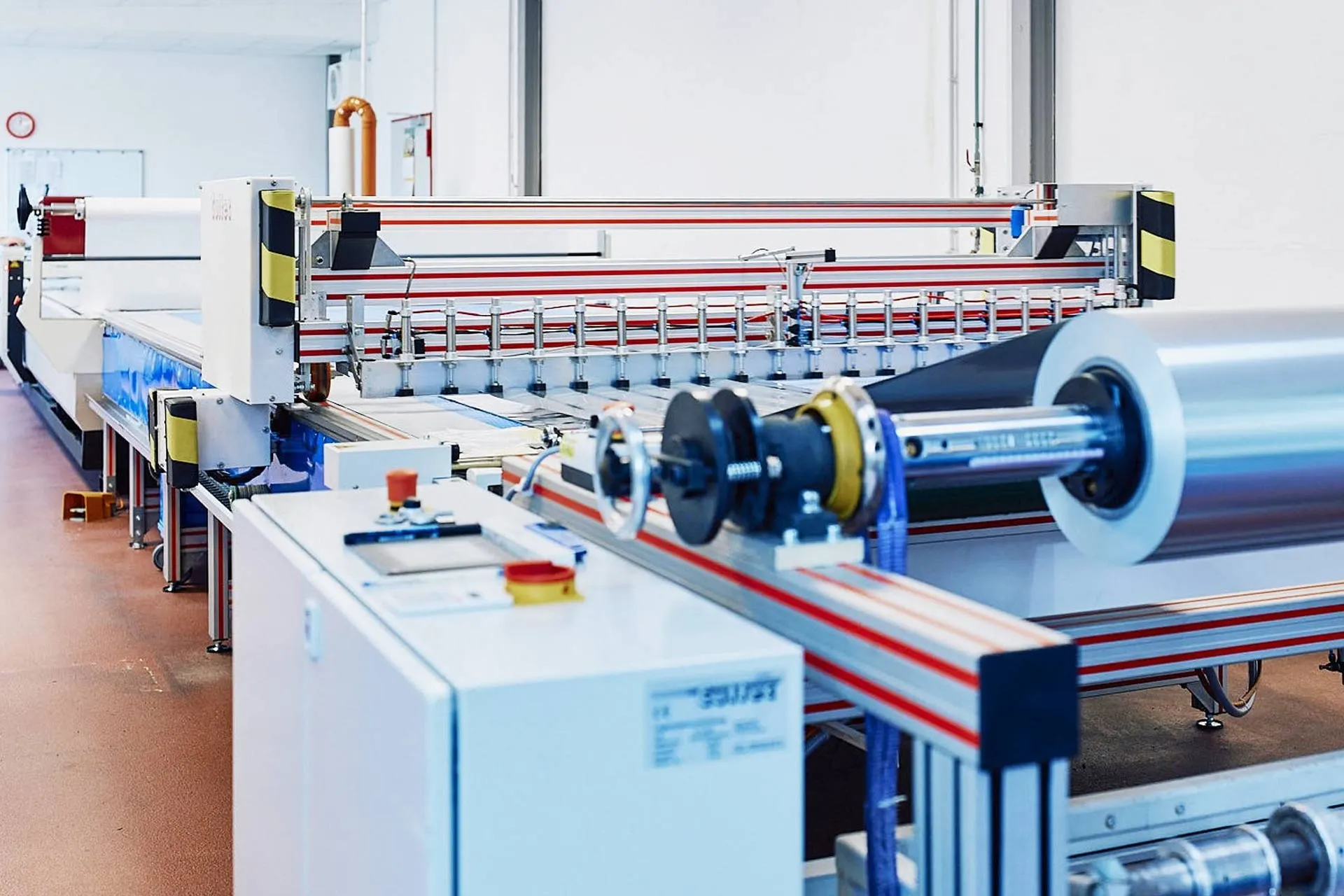 Aufnahme von Druckmaschine - Maschinen- / Anlagenführer (m/w/d) - Nittel Halle GmbH - MEIN JOB LOKAL